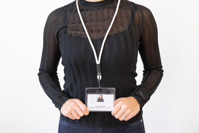 Lanyard med blød snor, drejelig krog og nøglering