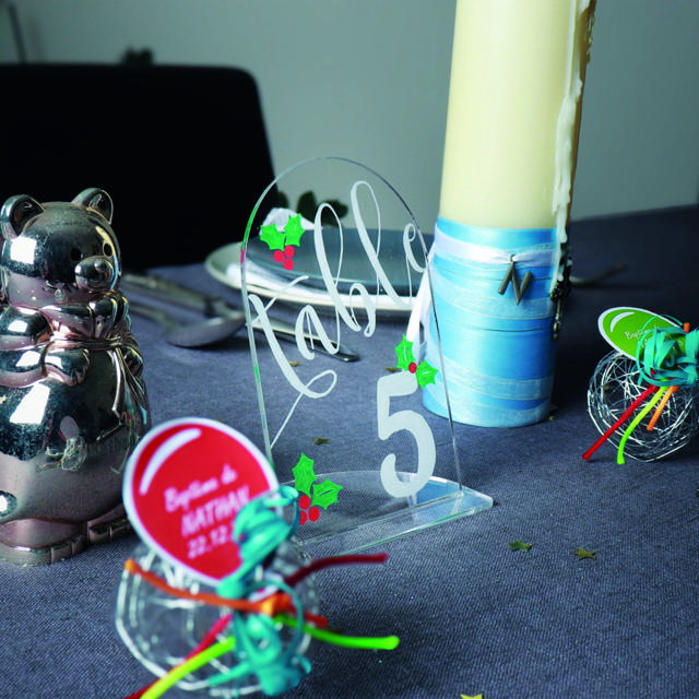 Bordnummerskilt i akryl, der kan tilpasses, runde