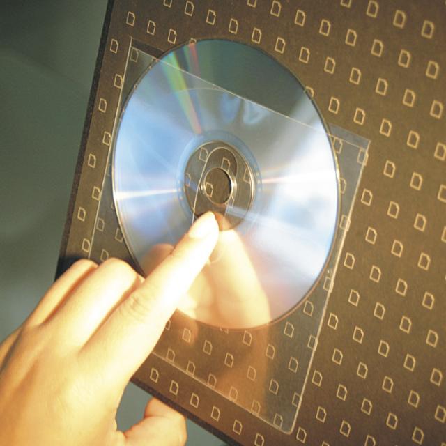 Selvklæbende CD/DVD-lommer med fingerhul, 127 x 127 mm